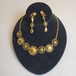 Liz Claiborne Vintage Gold Tone & Black 16" Necklace & Earrings Set